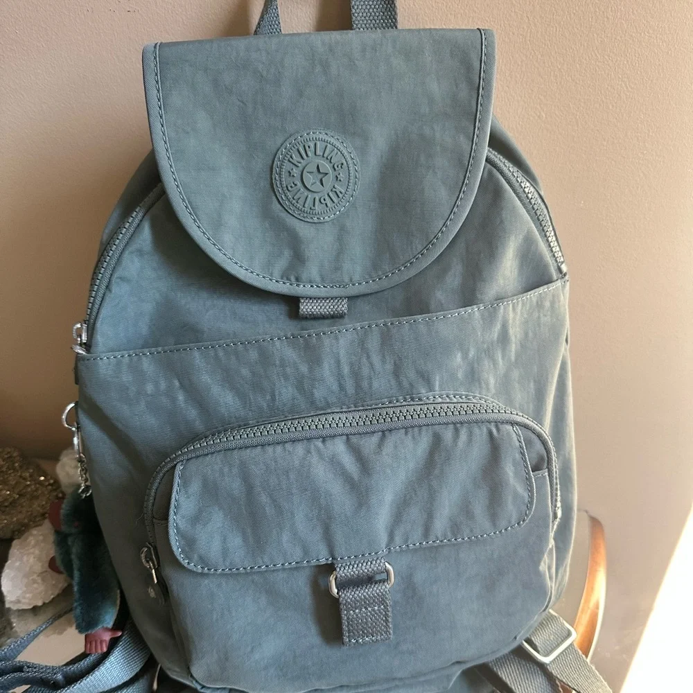 Kipling Queenie Backpack Medium Light Aloe Tonal